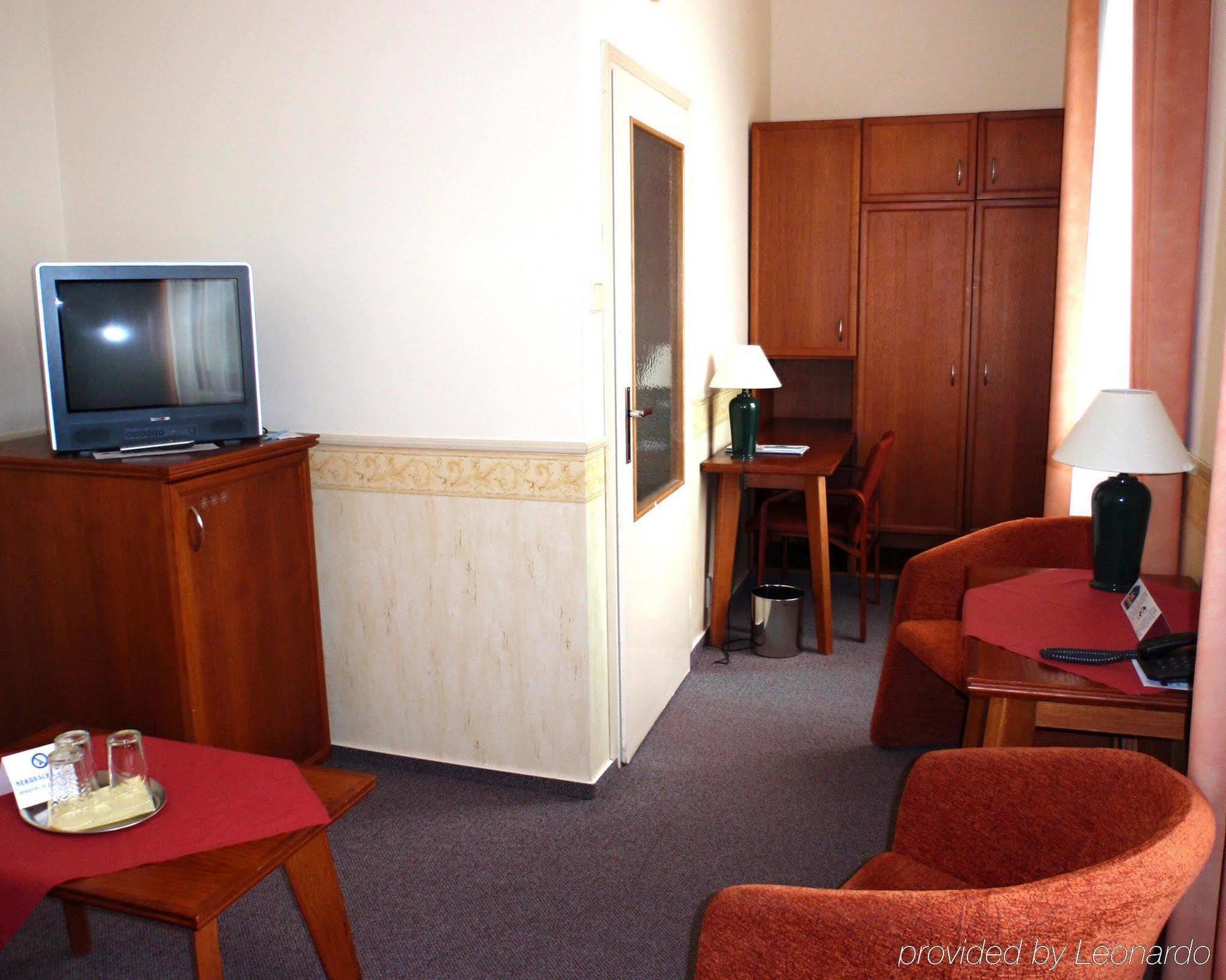 Hotel Grand Uherské Hradiště Rum bild