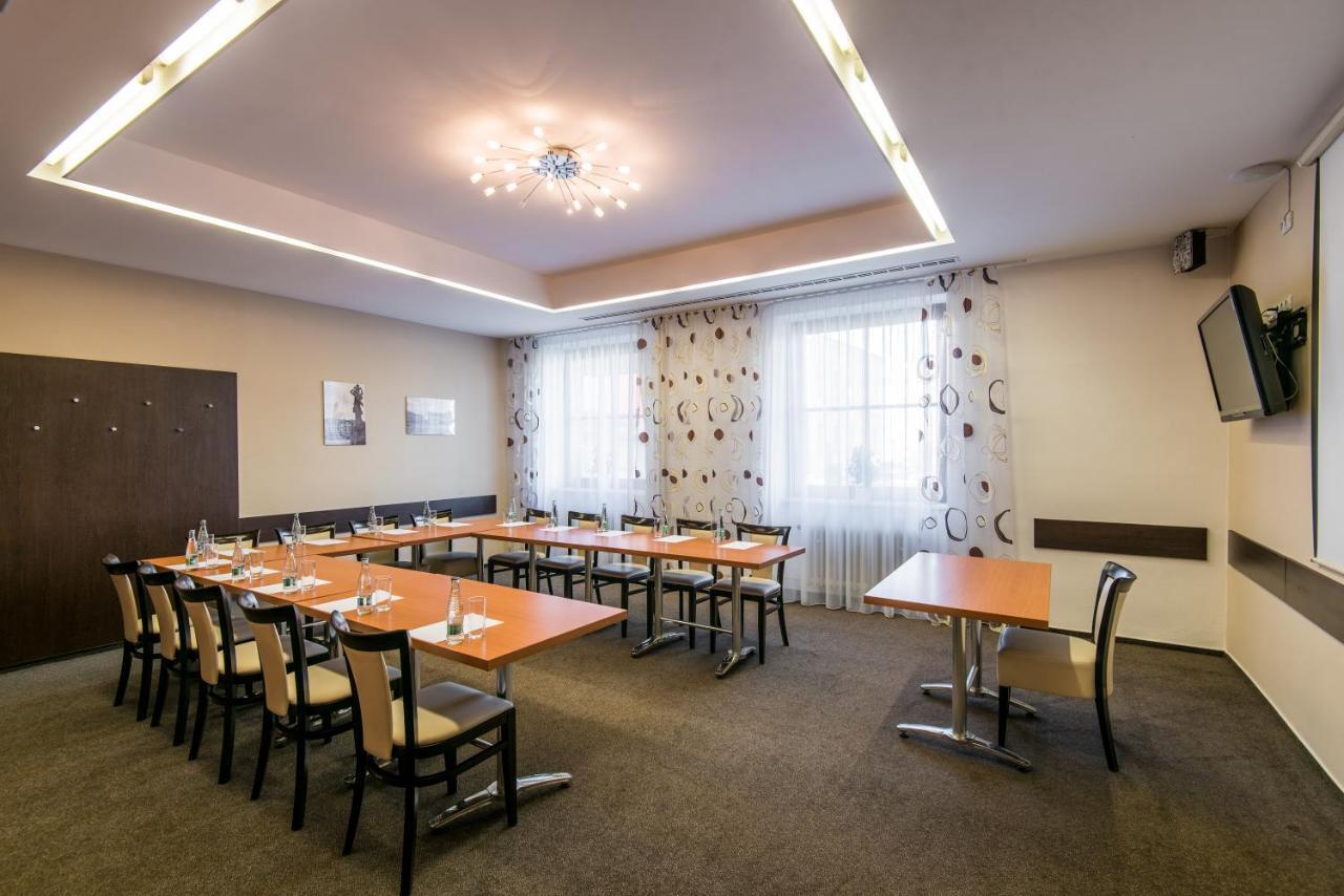 Hotel Grand Uherské Hradiště Exteriör bild